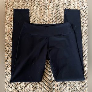Lululemon Black Wunder train pants 28” size 10